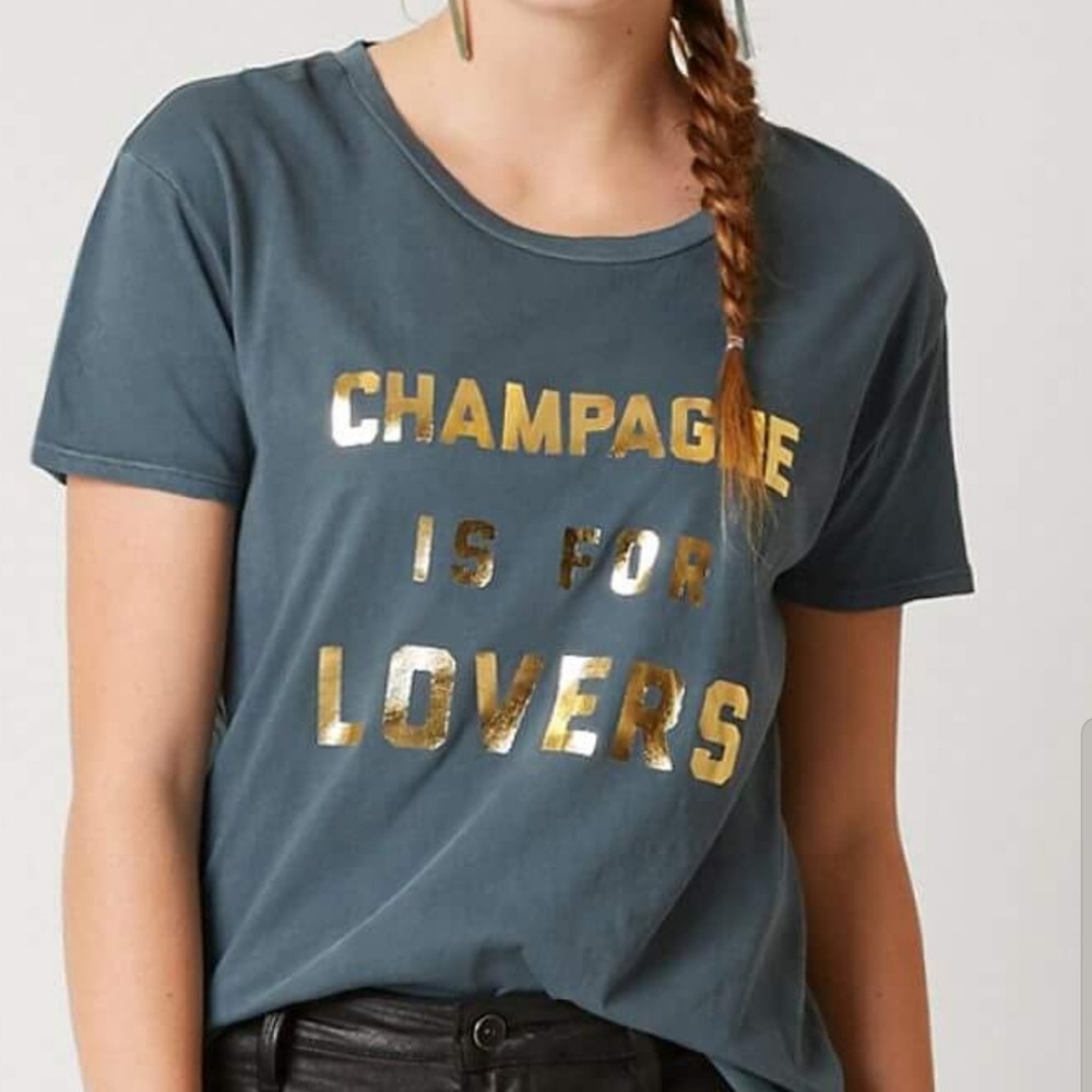 Small tee